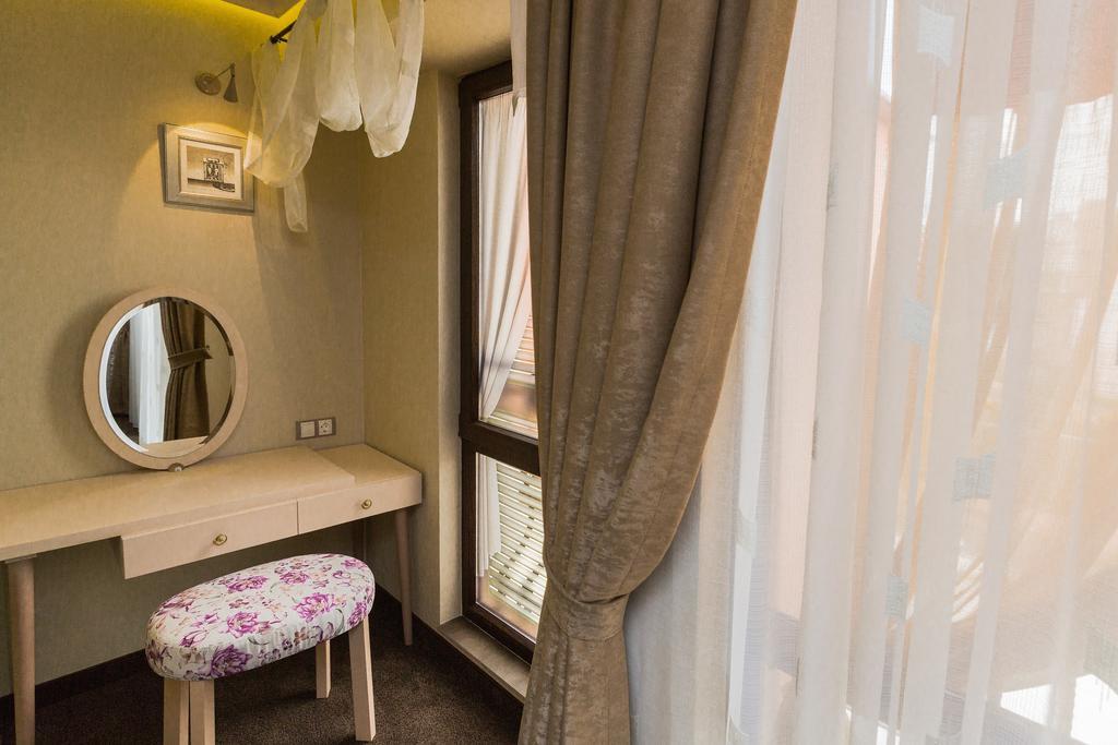 8 1/2 Art Guest House พลอฟดิฟ ห้อง รูปภาพ